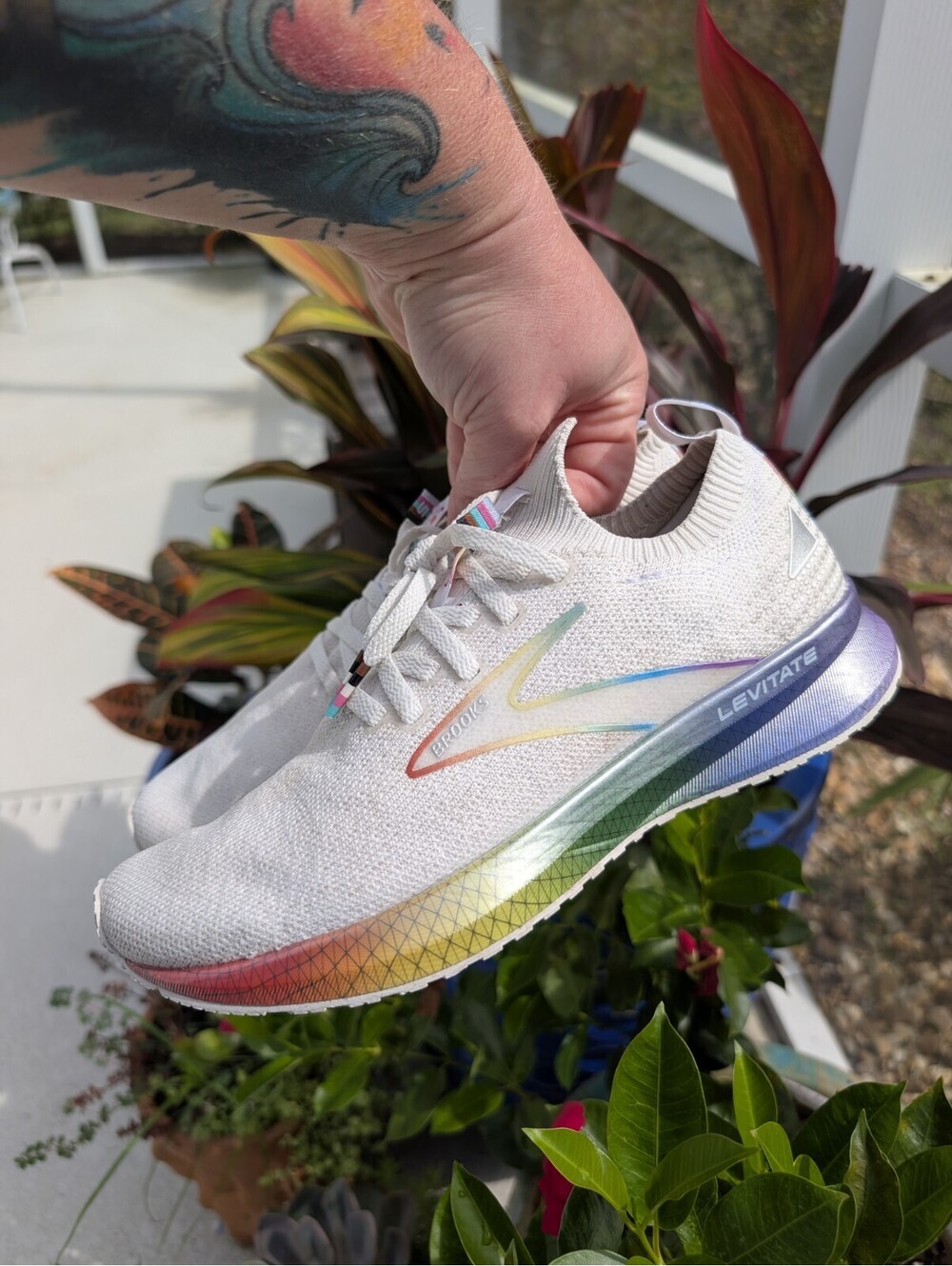 Brooks Levitate StealthFit 5 Shoes Women's Size 7.5 Rainbow Pride Run Proud
